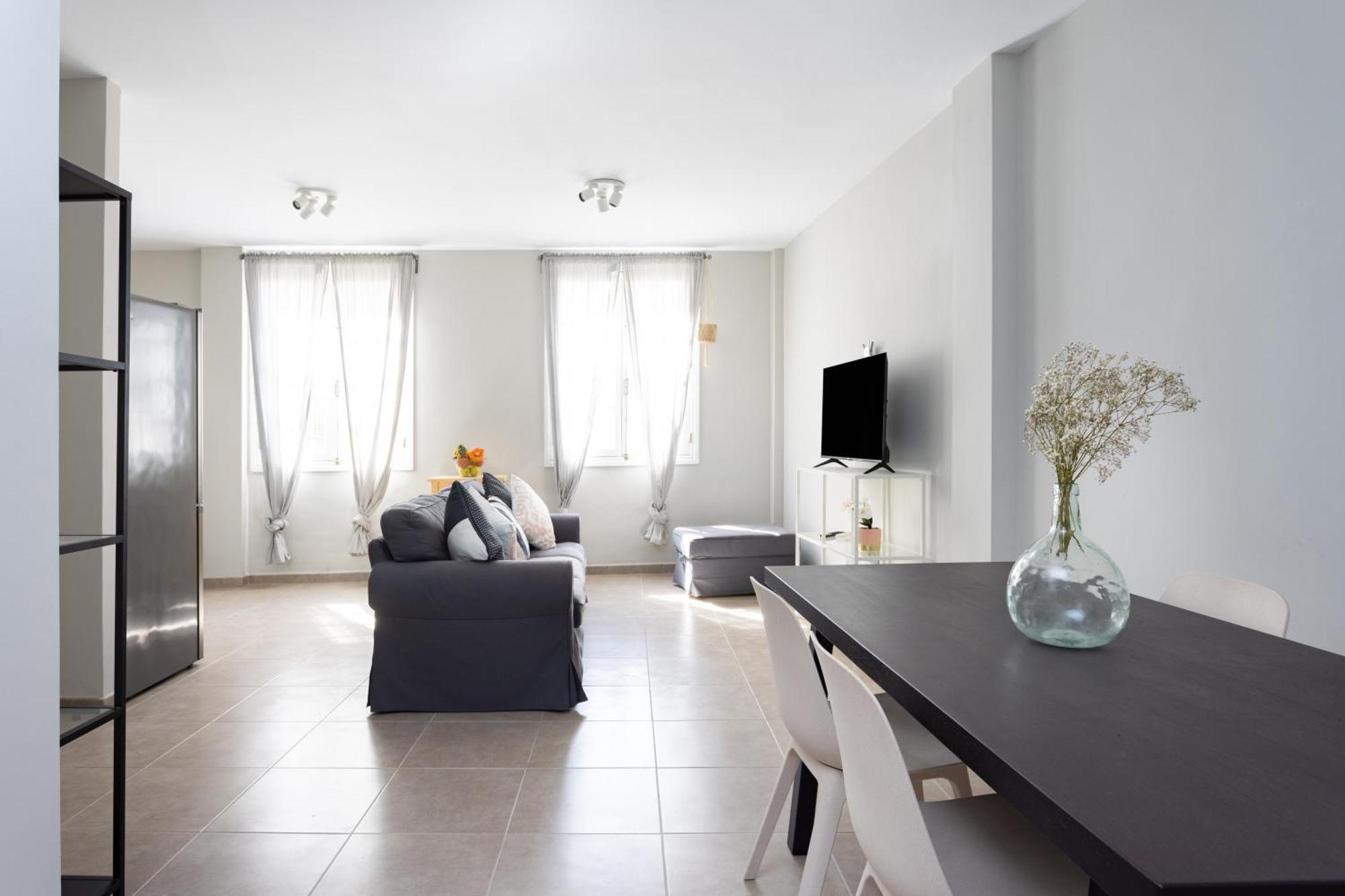 Apartamento Old Town Charming One-bedroom *